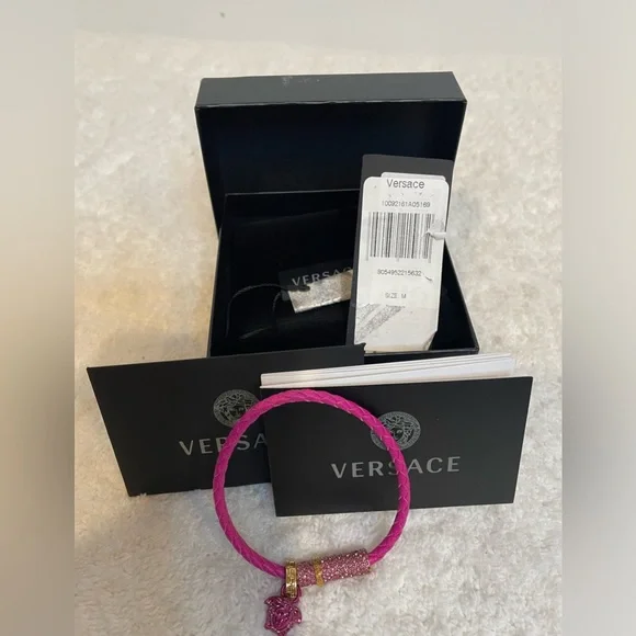 NWT Versace Crystal-embellished Leather Bracelet with Medusa charm-medium - Picture 8 of 9